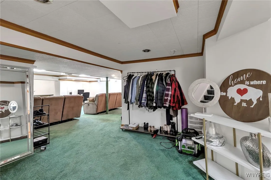 6353 Everwood Court North, Clarence, New York 1405, Clarence, New York 14051, 5 Bedrooms Bedrooms, 9 Rooms Rooms,3 BathroomsBathrooms,Residential,Closed,6353 Everwood Court North, Clarence, New York 1405,B1601375