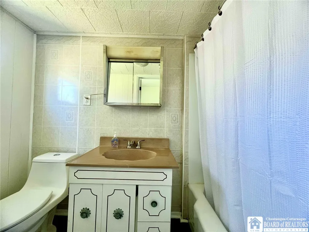 28 Kinney Street, Portland, New York 14716, Portland, New York 14716, 4 Bedrooms Bedrooms, 11 Rooms Rooms,1 BathroomBathrooms,Residential,Closed,28 Kinney Street, Portland, New York 14716,0,R1600893