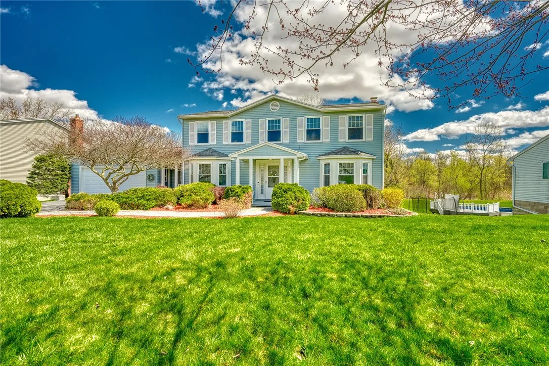40 Rosscommon Crescent, Perinton, New York 14450, Perinton, New York 14450, 3 Bedrooms Bedrooms, 8 Rooms Rooms,2 BathroomsBathrooms,Residential,Closed,40 Rosscommon Crescent, Perinton, New York 14450,0,R1601045