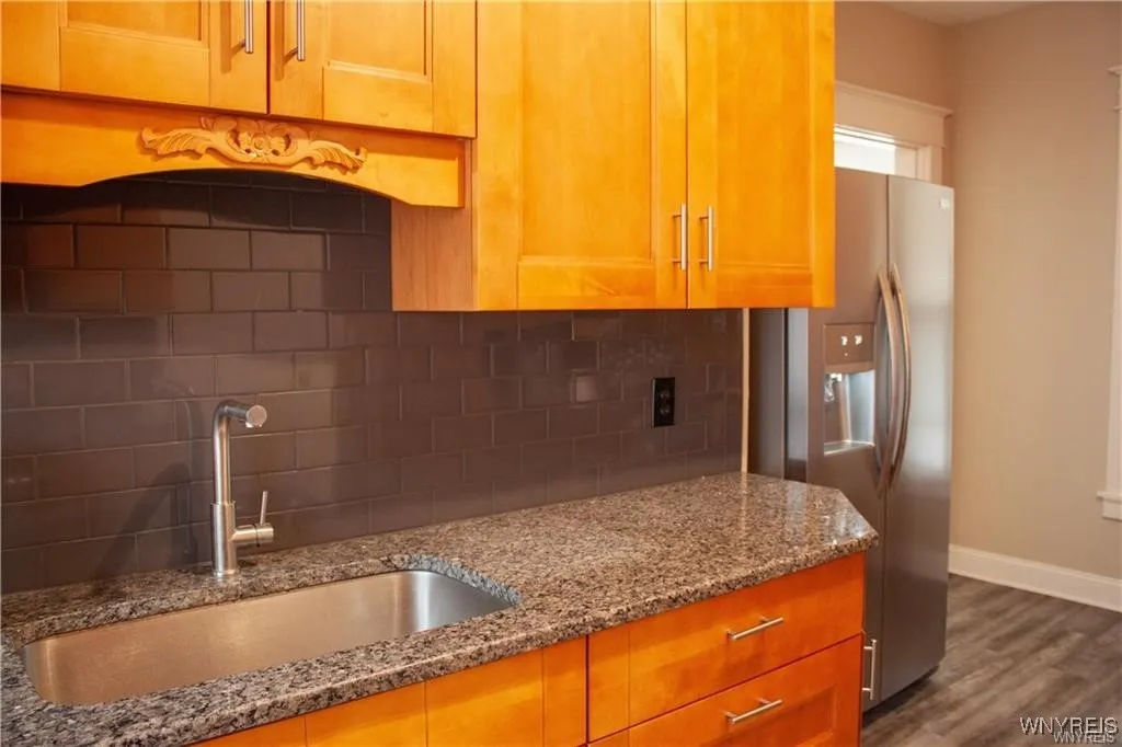 284 Richmond Ave, Second Floor, Buffalo, New York 14222, 2 Bedrooms Bedrooms, 6 Rooms Rooms,1 BathroomBathrooms,Residential Lease,Closed,284 Richmond Ave, Second Floor,0,B1601322