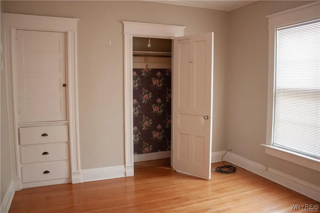 284 Richmond Ave, Second Floor, Buffalo, New York 14222, 2 Bedrooms Bedrooms, 6 Rooms Rooms,1 BathroomBathrooms,Residential Lease,Closed,284 Richmond Ave, Second Floor,0,B1601322