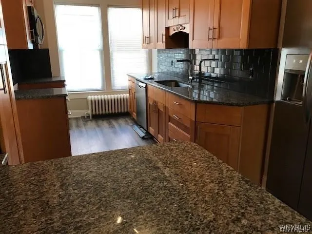 284 Richmond Ave, Second Floor, Buffalo, New York 14222, 2 Bedrooms Bedrooms, 6 Rooms Rooms,1 BathroomBathrooms,Residential Lease,Closed,284 Richmond Ave, Second Floor,0,B1601322