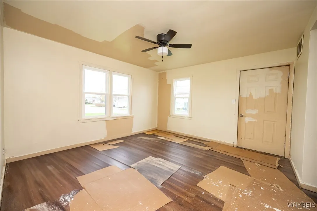 400 Sudbury Road 394, Lackawanna, New York 14218, Lackawanna, New York 14218, 10 Bedrooms Bedrooms, ,4 BathroomsBathrooms,Residential,Closed,400 Sudbury Road 394, Lackawanna, New York 14218,0,B1597492