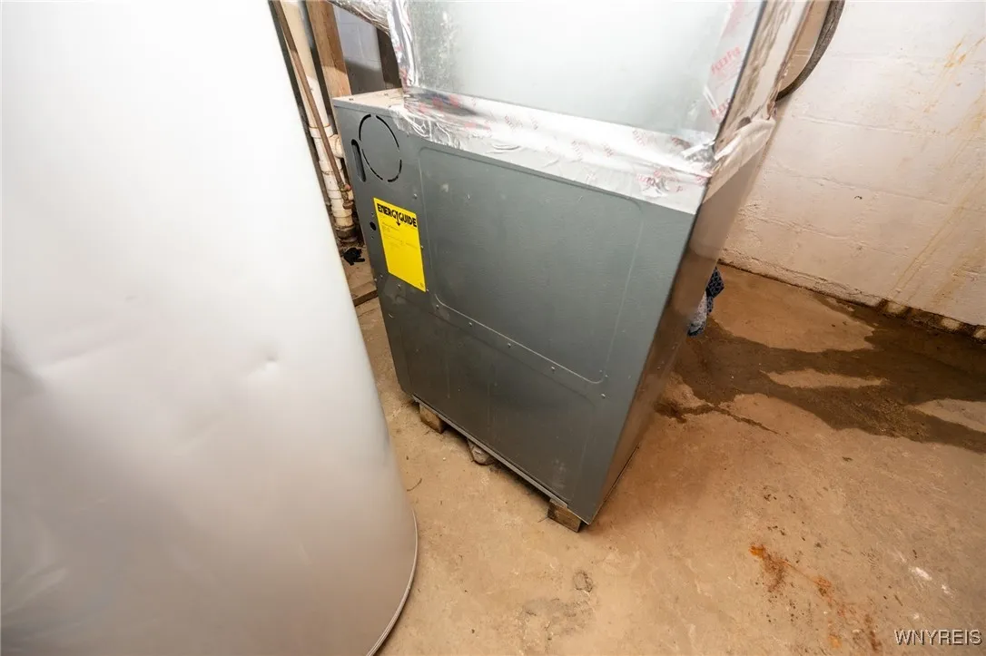 400 Sudbury Road 394, Lackawanna, New York 14218, Lackawanna, New York 14218, 10 Bedrooms Bedrooms, ,4 BathroomsBathrooms,Residential,Closed,400 Sudbury Road 394, Lackawanna, New York 14218,0,B1597492