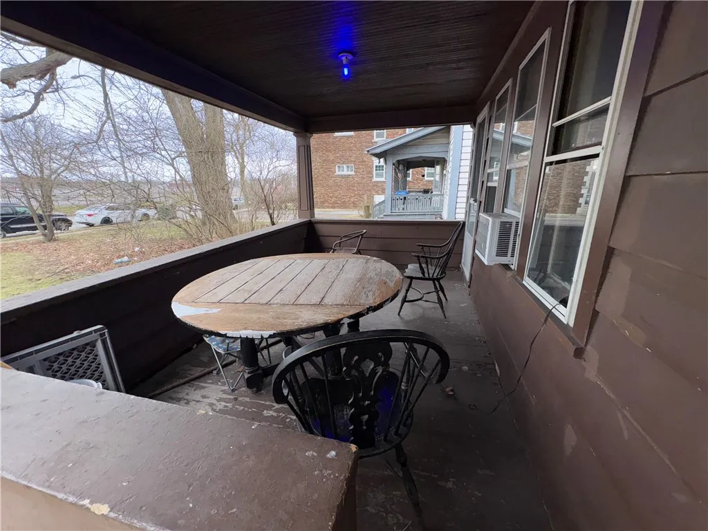 343 West Avenue, Rochester, New York 14611, Rochester, New York 14611, 6 Bedrooms Bedrooms, ,2 BathroomsBathrooms,Residential,Closed,343 West Avenue, Rochester, New York 14611,0,R1600773