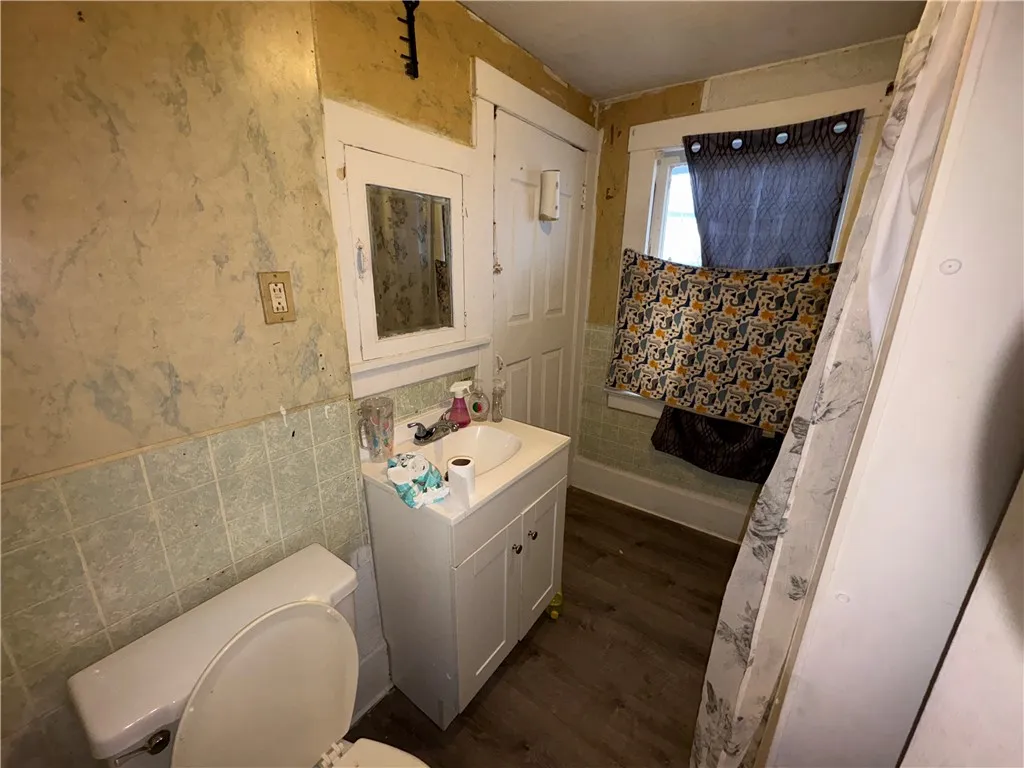 343 West Avenue, Rochester, New York 14611, Rochester, New York 14611, 6 Bedrooms Bedrooms, ,2 BathroomsBathrooms,Residential,Closed,343 West Avenue, Rochester, New York 14611,0,R1600773