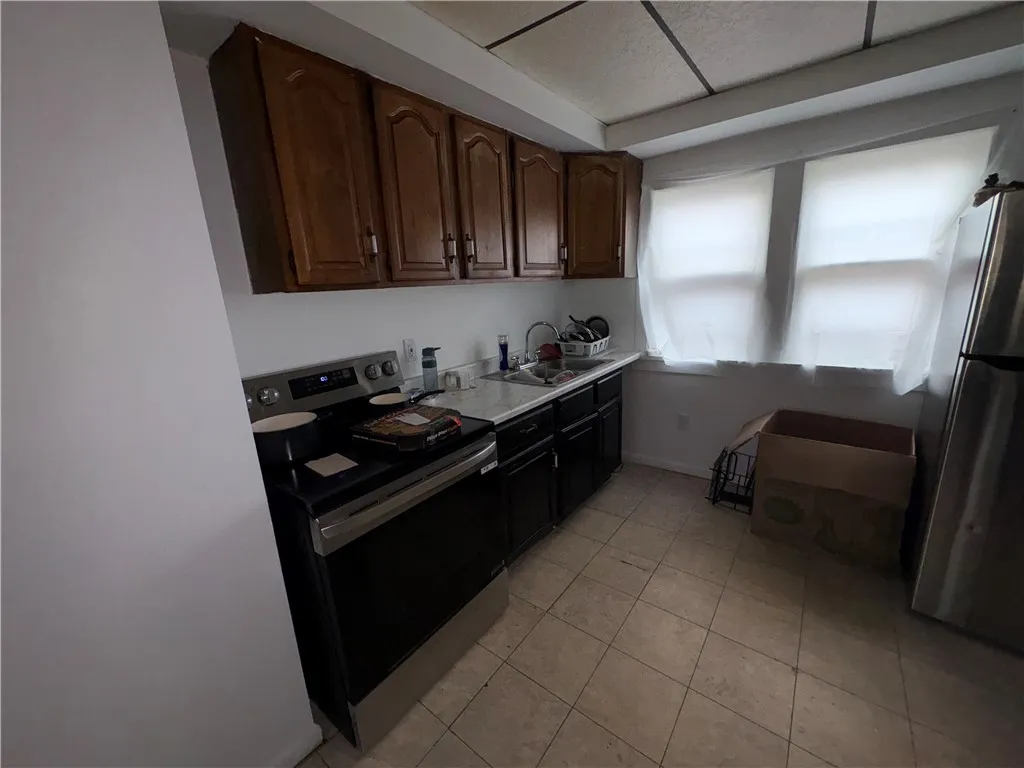 343 West Avenue, Rochester, New York 14611, Rochester, New York 14611, 6 Bedrooms Bedrooms, ,2 BathroomsBathrooms,Residential,Closed,343 West Avenue, Rochester, New York 14611,0,R1600773