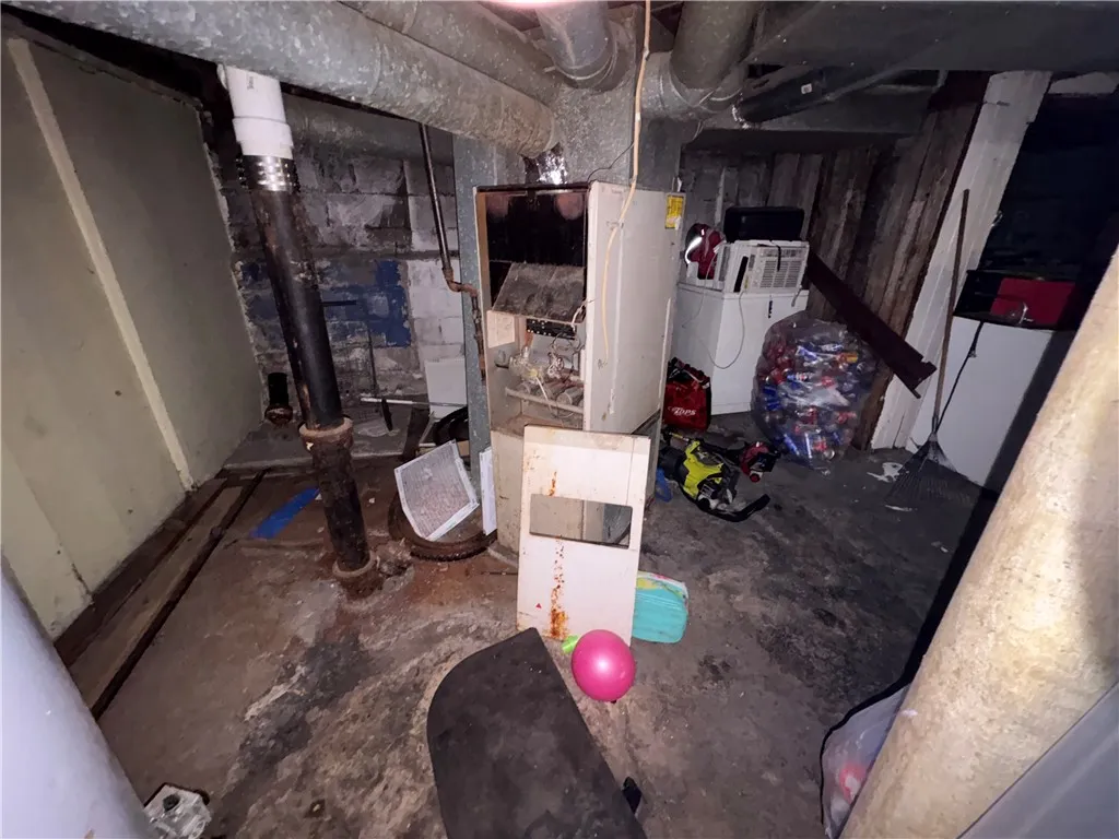 343 West Avenue, Rochester, New York 14611, Rochester, New York 14611, 6 Bedrooms Bedrooms, ,2 BathroomsBathrooms,Residential,Closed,343 West Avenue, Rochester, New York 14611,0,R1600773