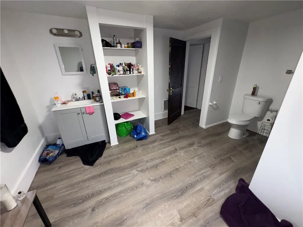 343 West Avenue, Rochester, New York 14611, Rochester, New York 14611, 6 Bedrooms Bedrooms, ,2 BathroomsBathrooms,Residential,Closed,343 West Avenue, Rochester, New York 14611,0,R1600773