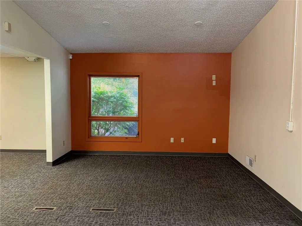 3101 West Ridge Road, Building C, Suite 331, Greece, New York 14626, 6 Rooms Rooms,Commercial Lease,For Rent,3101 West Ridge Road, Building C, Suite 331,R1600791
