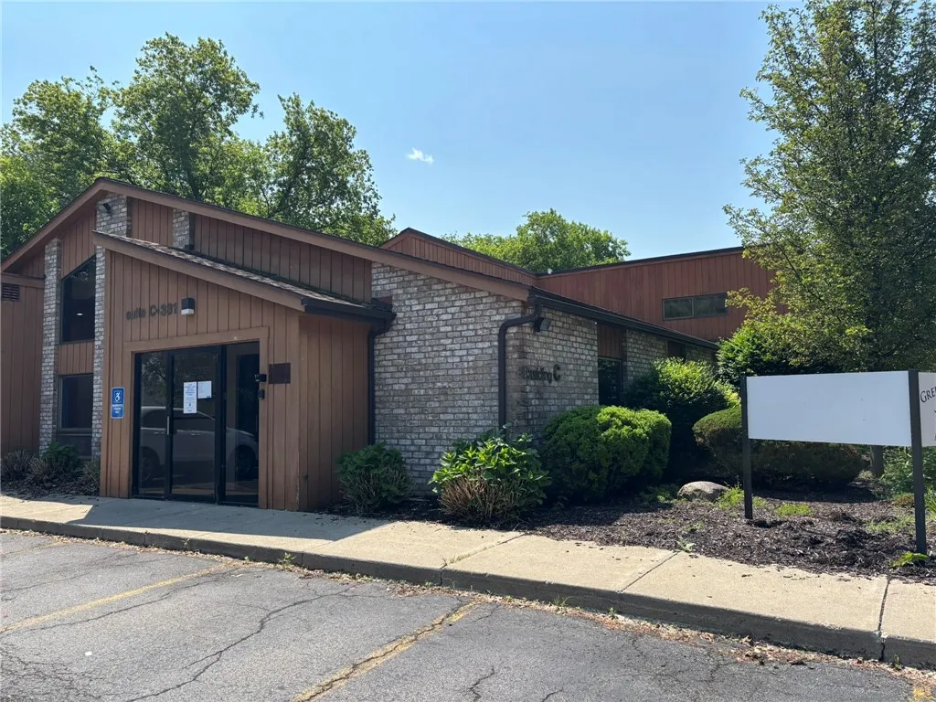 3101 West Ridge Road, Building C, Suite 331, Greece, New York 14626, 6 Rooms Rooms,Commercial Lease,For Rent,3101 West Ridge Road, Building C, Suite 331,R1600791