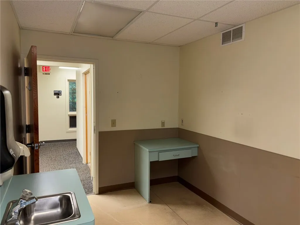 3101 West Ridge Road, Building C, Suite 331, Greece, New York 14626, 6 Rooms Rooms,Commercial Lease,For Rent,3101 West Ridge Road, Building C, Suite 331,R1600791
