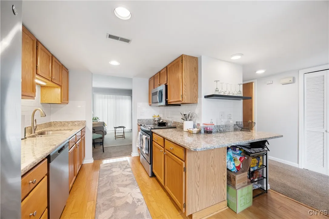 432 Summerhaven N, Manlius, New York 13057, Manlius, New York 13057, 2 Bedrooms Bedrooms, 6 Rooms Rooms,1 BathroomBathrooms,Residential,Closed,432 Summerhaven N, Manlius, New York 13057,0,S1601642