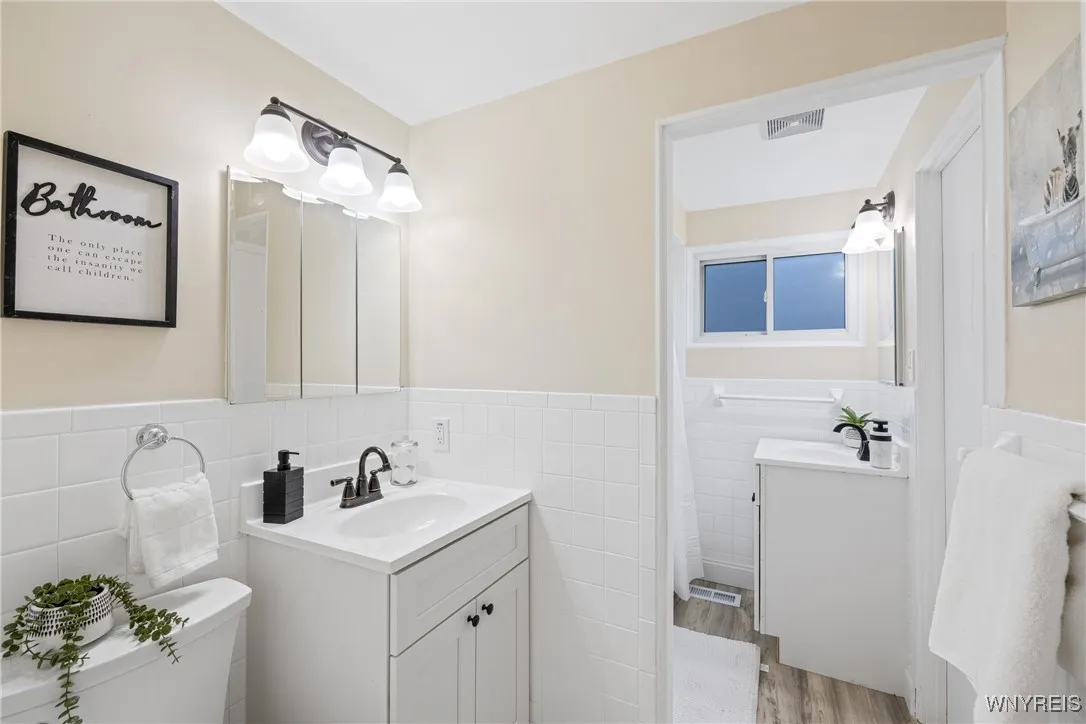 69 Burnside Drive, Tonawanda-town, New York 14150, Tonawanda, New York 14150, 3 Bedrooms Bedrooms, 7 Rooms Rooms,1 BathroomBathrooms,Residential,Closed,69 Burnside Drive, Tonawanda-town, New York 14150,0,B1601505