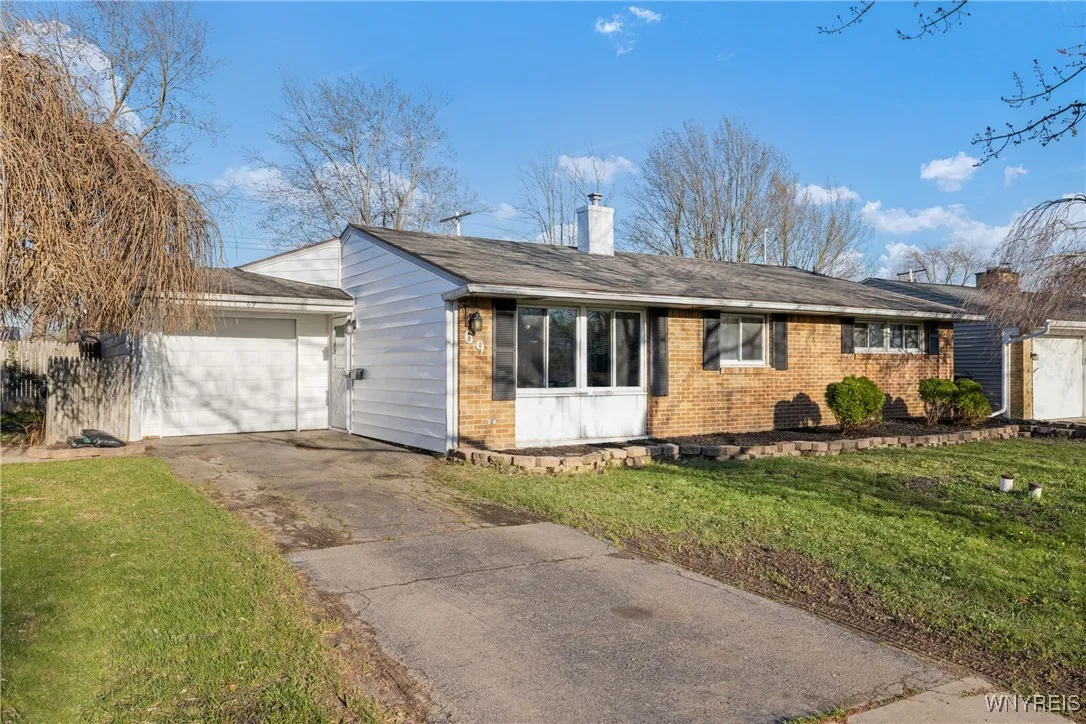 69 Burnside Drive, Tonawanda-town, New York 14150, Tonawanda, New York 14150, 3 Bedrooms Bedrooms, 7 Rooms Rooms,1 BathroomBathrooms,Residential,Closed,69 Burnside Drive, Tonawanda-town, New York 14150,0,B1601505