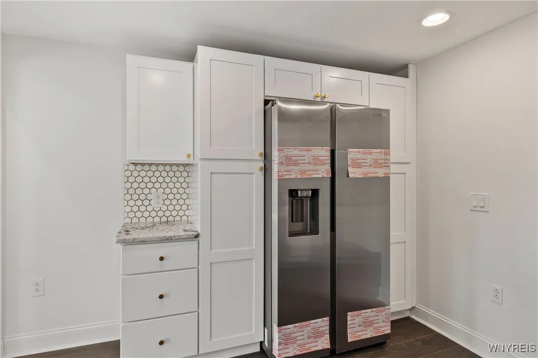 4387 Barton Road, Clarence, New York 14031, Clarence, New York 14031, 5 Bedrooms Bedrooms, 8 Rooms Rooms,2 BathroomsBathrooms,Residential,Closed,4387 Barton Road, Clarence, New York 14031,B1601648