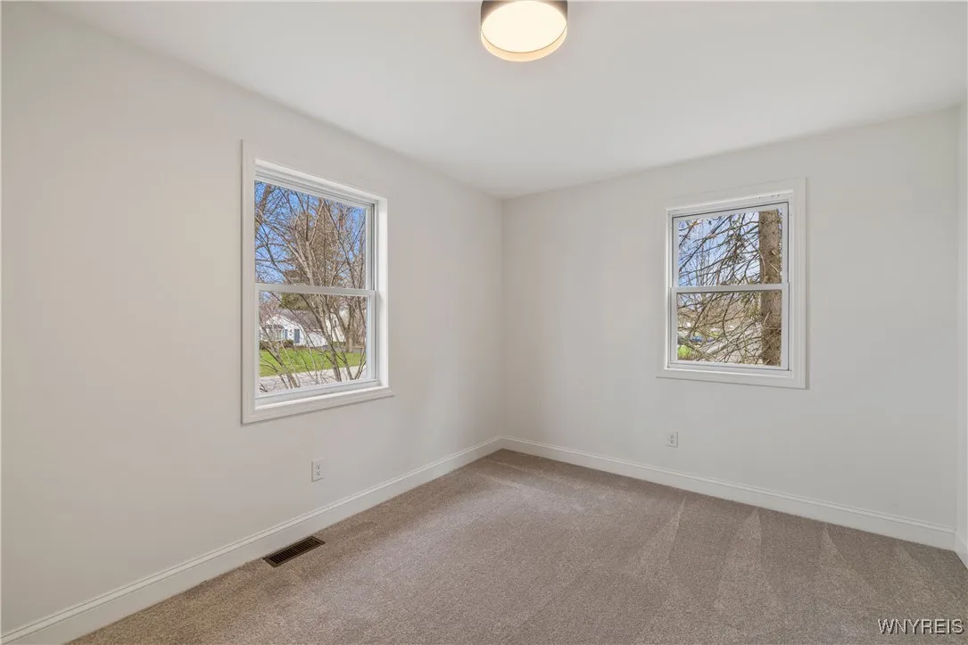 4387 Barton Road, Clarence, New York 14031, Clarence, New York 14031, 5 Bedrooms Bedrooms, 8 Rooms Rooms,2 BathroomsBathrooms,Residential,Closed,4387 Barton Road, Clarence, New York 14031,B1601648