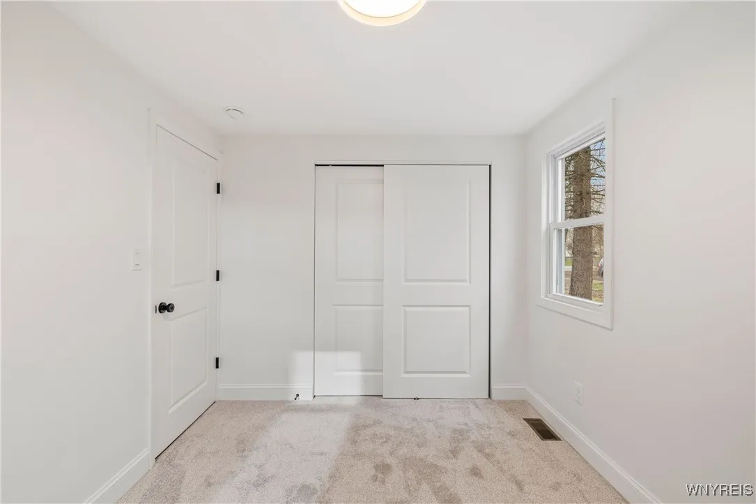 4387 Barton Road, Clarence, New York 14031, Clarence, New York 14031, 5 Bedrooms Bedrooms, 8 Rooms Rooms,2 BathroomsBathrooms,Residential,Closed,4387 Barton Road, Clarence, New York 14031,B1601648