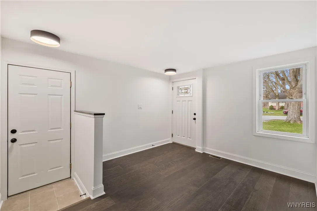 4387 Barton Road, Clarence, New York 14031, Clarence, New York 14031, 5 Bedrooms Bedrooms, 8 Rooms Rooms,2 BathroomsBathrooms,Residential,Closed,4387 Barton Road, Clarence, New York 14031,B1601648