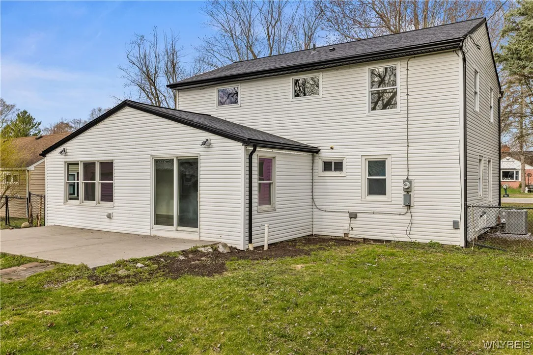 4387 Barton Road, Clarence, New York 14031, Clarence, New York 14031, 5 Bedrooms Bedrooms, 8 Rooms Rooms,2 BathroomsBathrooms,Residential,Closed,4387 Barton Road, Clarence, New York 14031,B1601648