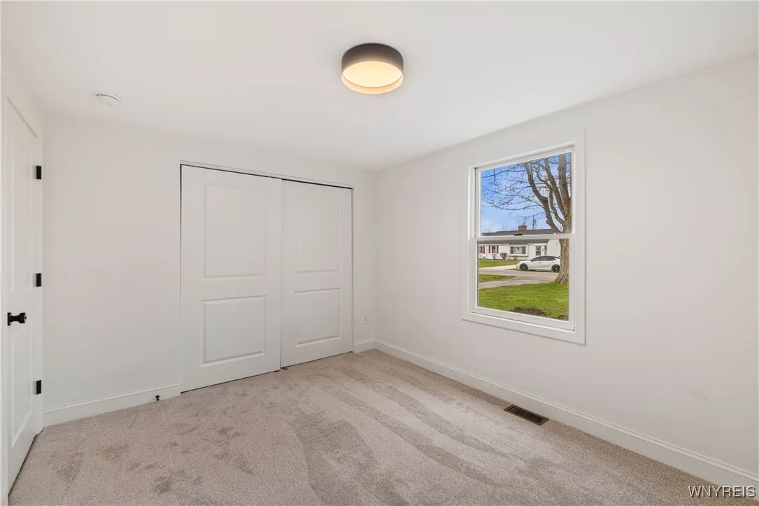 4387 Barton Road, Clarence, New York 14031, Clarence, New York 14031, 5 Bedrooms Bedrooms, 8 Rooms Rooms,2 BathroomsBathrooms,Residential,Closed,4387 Barton Road, Clarence, New York 14031,B1601648