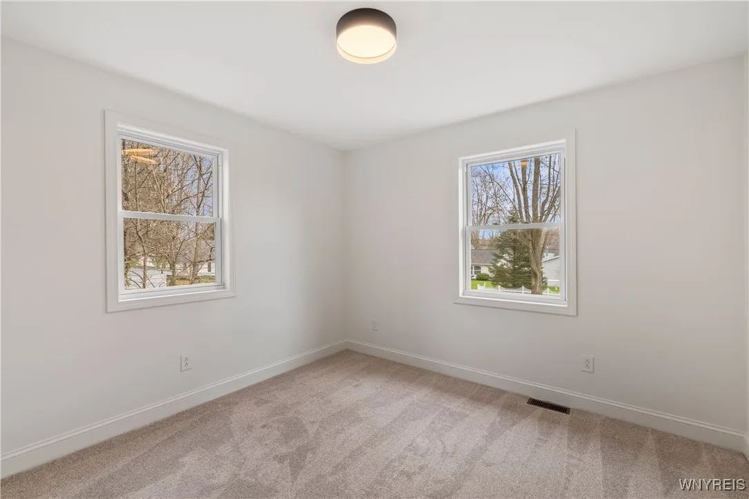 4387 Barton Road, Clarence, New York 14031, Clarence, New York 14031, 5 Bedrooms Bedrooms, 8 Rooms Rooms,2 BathroomsBathrooms,Residential,Closed,4387 Barton Road, Clarence, New York 14031,B1601648