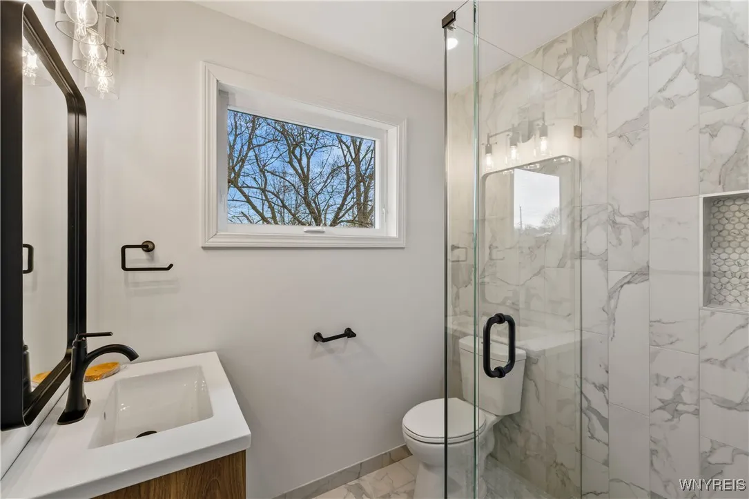 4387 Barton Road, Clarence, New York 14031, Clarence, New York 14031, 5 Bedrooms Bedrooms, 8 Rooms Rooms,2 BathroomsBathrooms,Residential,Closed,4387 Barton Road, Clarence, New York 14031,B1601648