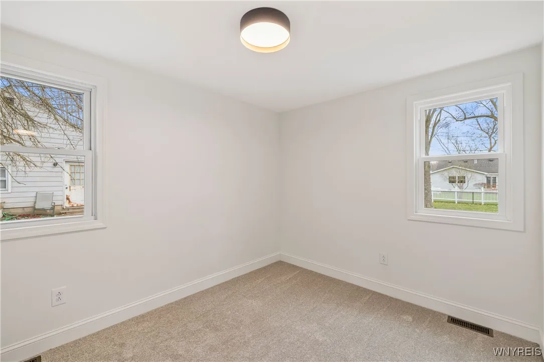 4387 Barton Road, Clarence, New York 14031, Clarence, New York 14031, 5 Bedrooms Bedrooms, 8 Rooms Rooms,2 BathroomsBathrooms,Residential,Closed,4387 Barton Road, Clarence, New York 14031,B1601648