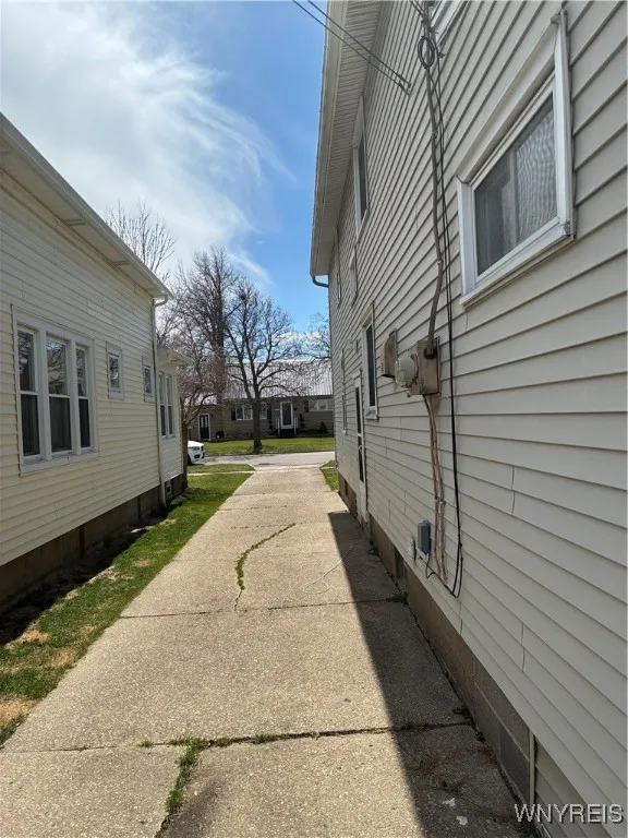 247 School Street, Tonawanda-town, New York 14217, Tonawanda, New York 14217, 5 Bedrooms Bedrooms, ,2 BathroomsBathrooms,Residential,Closed,247 School Street, Tonawanda-town, New York 14217,0,B1601041