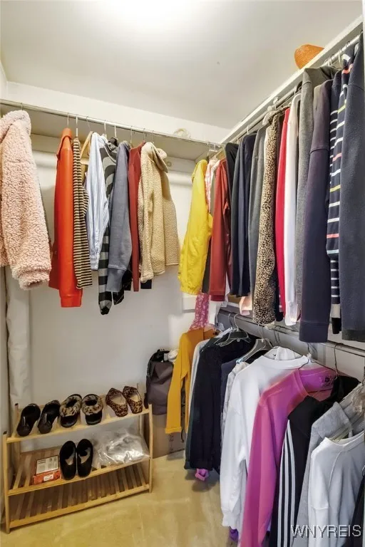 Primary bed closet