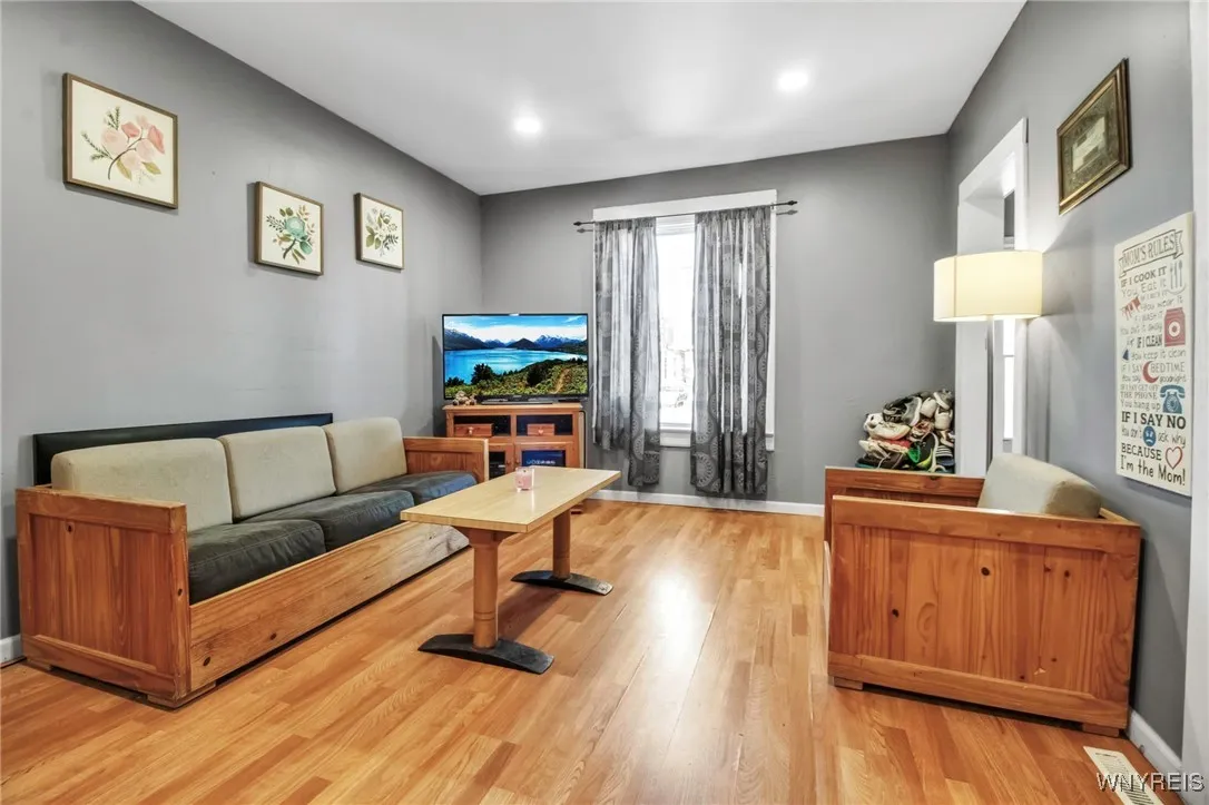 199 Amber Street, Buffalo, New York 14220, Buffalo, New York 14220, 3 Bedrooms Bedrooms, ,2 BathroomsBathrooms,Residential,Closed,199 Amber Street, Buffalo, New York 14220,B1601480
