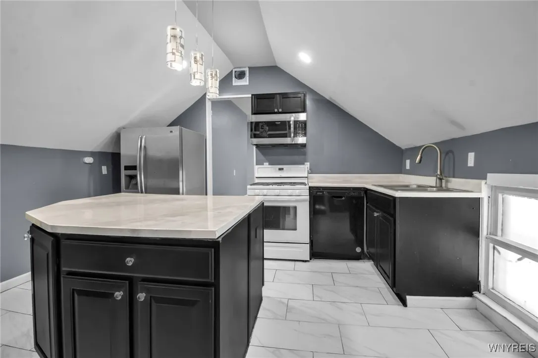 199 Amber Street, Buffalo, New York 14220, Buffalo, New York 14220, 3 Bedrooms Bedrooms, ,2 BathroomsBathrooms,Residential,Closed,199 Amber Street, Buffalo, New York 14220,B1601480
