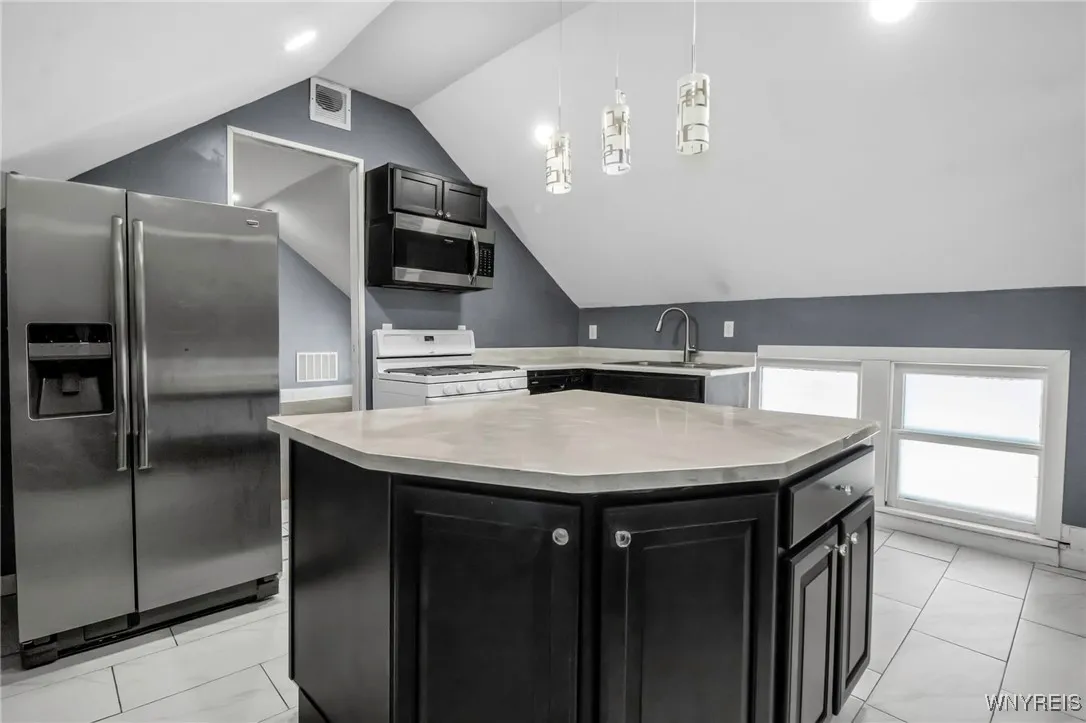 199 Amber Street, Buffalo, New York 14220, Buffalo, New York 14220, 3 Bedrooms Bedrooms, ,2 BathroomsBathrooms,Residential,Closed,199 Amber Street, Buffalo, New York 14220,B1601480