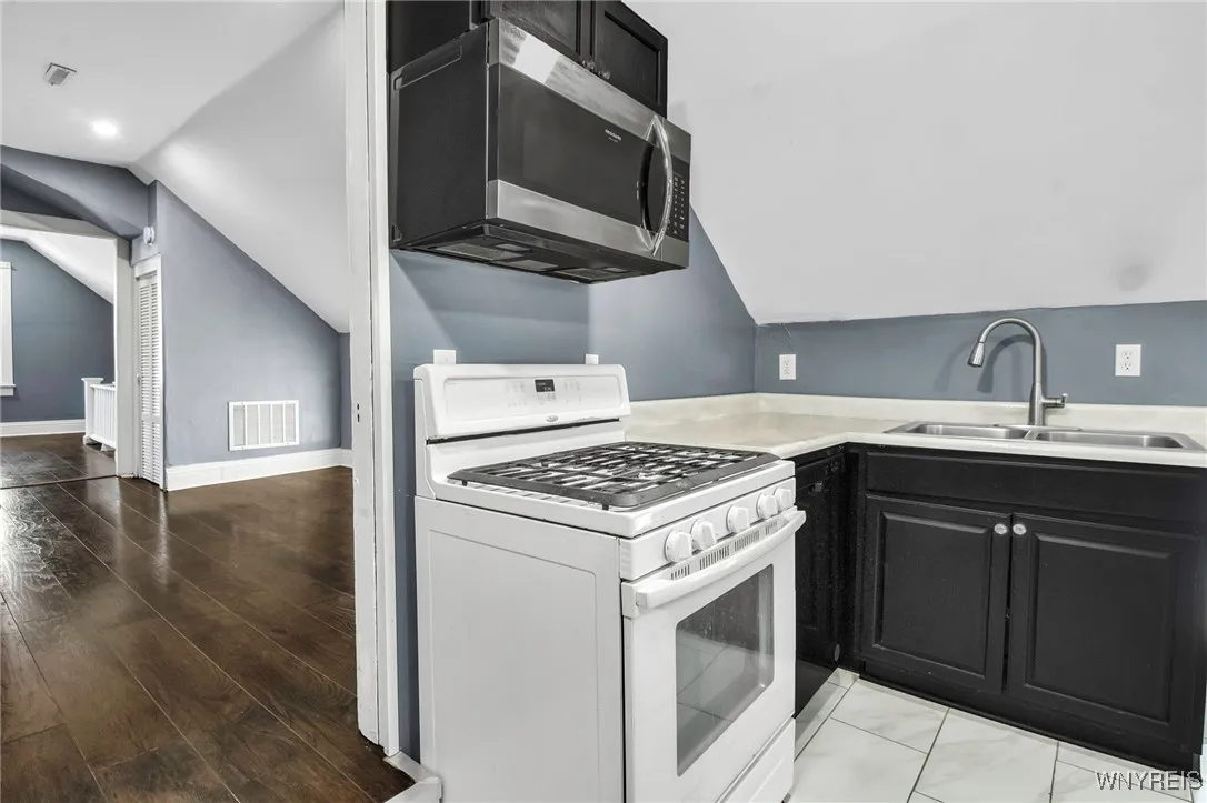 199 Amber Street, Buffalo, New York 14220, Buffalo, New York 14220, 3 Bedrooms Bedrooms, ,2 BathroomsBathrooms,Residential,Closed,199 Amber Street, Buffalo, New York 14220,B1601480