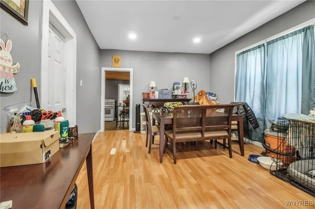 199 Amber Street, Buffalo, New York 14220, Buffalo, New York 14220, 3 Bedrooms Bedrooms, ,2 BathroomsBathrooms,Residential,Closed,199 Amber Street, Buffalo, New York 14220,B1601480