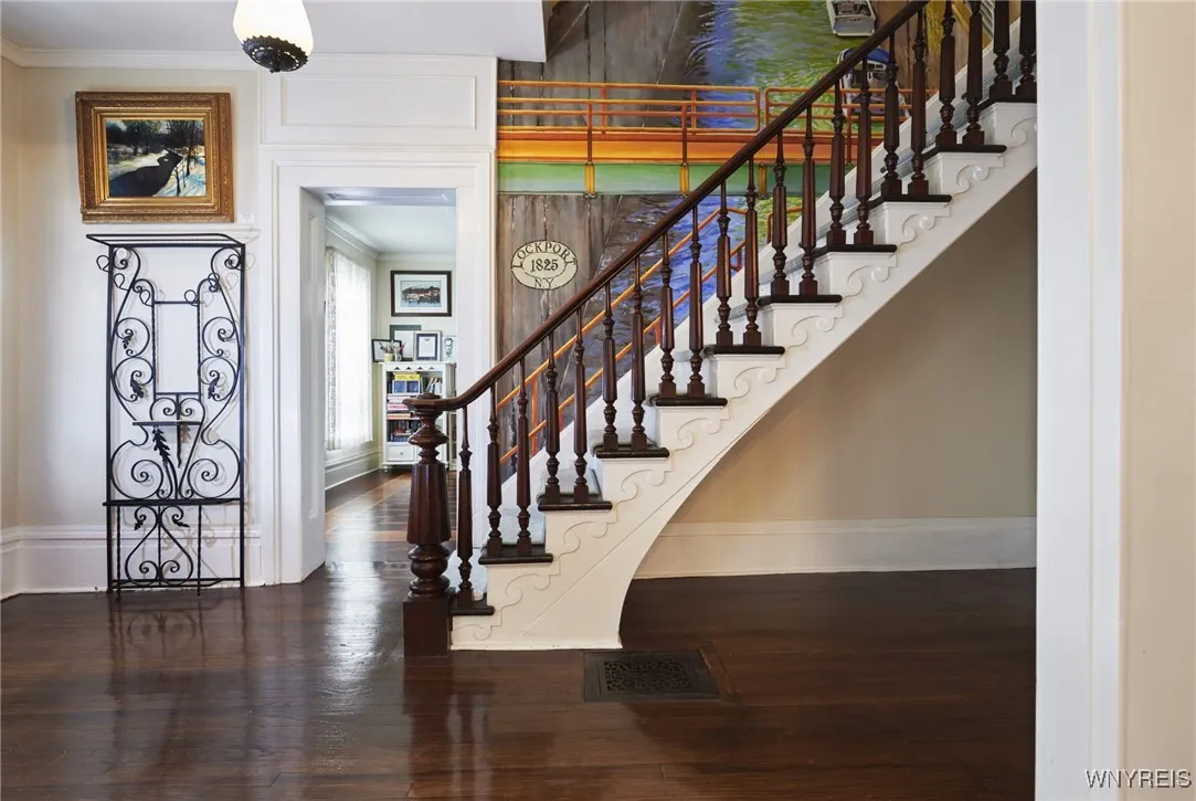 126 East Genesee Street, Manlius, New York 13066, Manlius, New York 13066, 7 Bedrooms Bedrooms, 12 Rooms Rooms,4 BathroomsBathrooms,Residential,For Sale,126 East Genesee Street, Manlius, New York 13066,0,B1601037