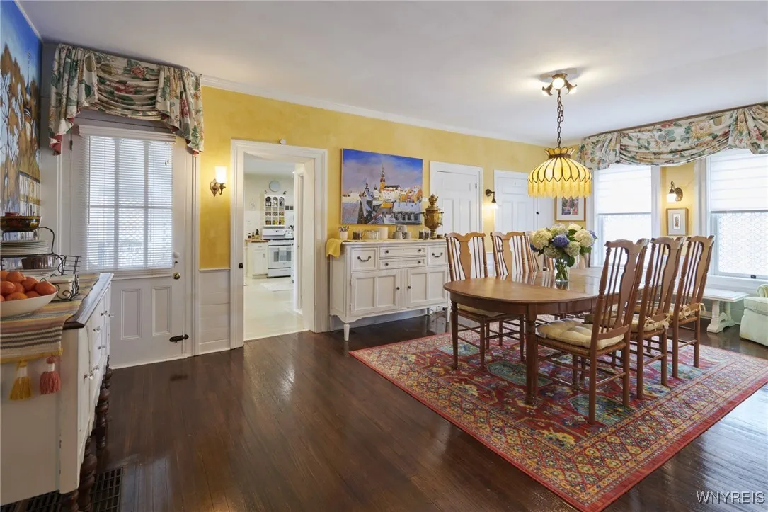 126 East Genesee Street, Manlius, New York 13066, Manlius, New York 13066, 7 Bedrooms Bedrooms, 12 Rooms Rooms,4 BathroomsBathrooms,Residential,For Sale,126 East Genesee Street, Manlius, New York 13066,0,B1601037
