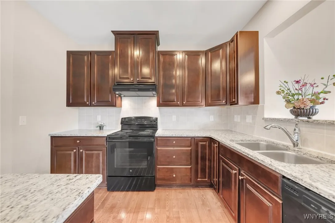 77 Waterway Lane, Amherst, New York 14228, Amherst, New York 14228, 4 Bedrooms Bedrooms, 8 Rooms Rooms,2 BathroomsBathrooms,Residential,Closed,77 Waterway Lane, Amherst, New York 14228,0,B1601811