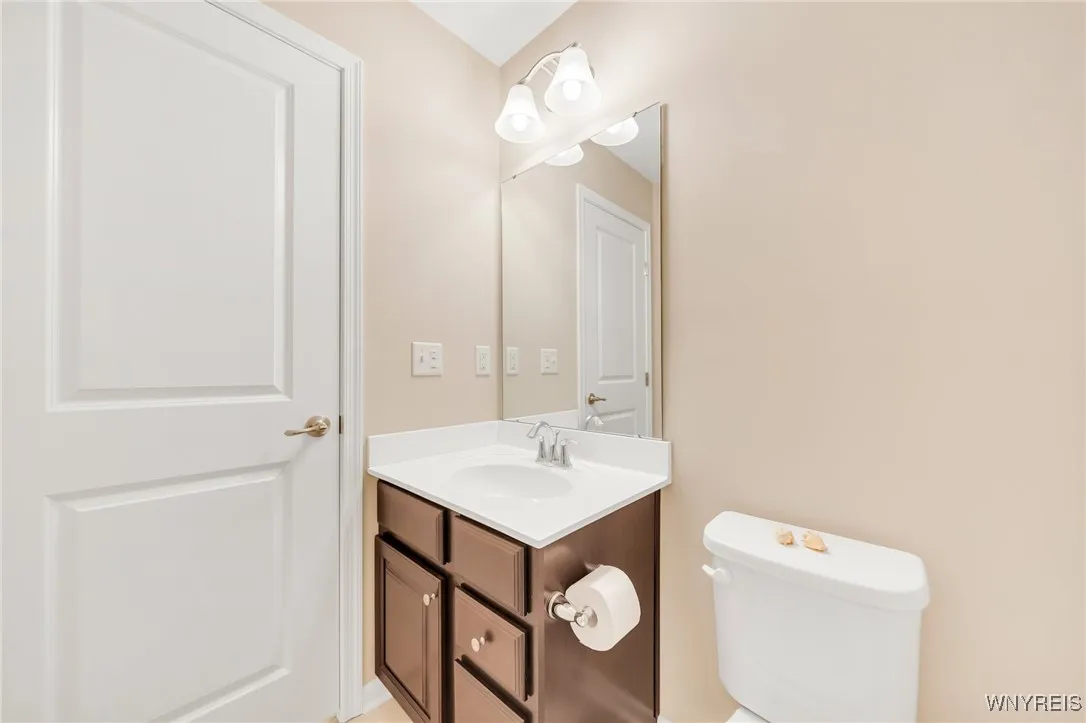 77 Waterway Lane, Amherst, New York 14228, Amherst, New York 14228, 4 Bedrooms Bedrooms, 8 Rooms Rooms,2 BathroomsBathrooms,Residential,Closed,77 Waterway Lane, Amherst, New York 14228,0,B1601811