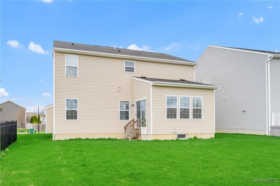 77 Waterway Lane, Amherst, New York 14228, Amherst, New York 14228, 4 Bedrooms Bedrooms, 8 Rooms Rooms,2 BathroomsBathrooms,Residential,Closed,77 Waterway Lane, Amherst, New York 14228,0,B1601811