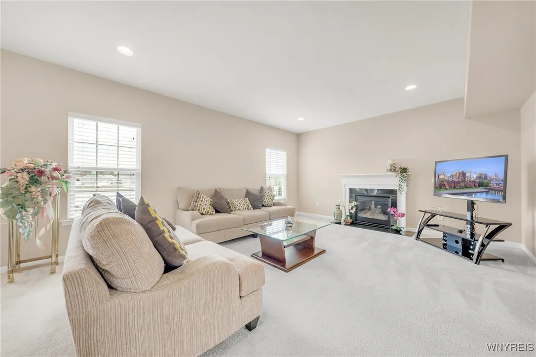 77 Waterway Lane, Amherst, New York 14228, Amherst, New York 14228, 4 Bedrooms Bedrooms, 8 Rooms Rooms,2 BathroomsBathrooms,Residential,Closed,77 Waterway Lane, Amherst, New York 14228,0,B1601811