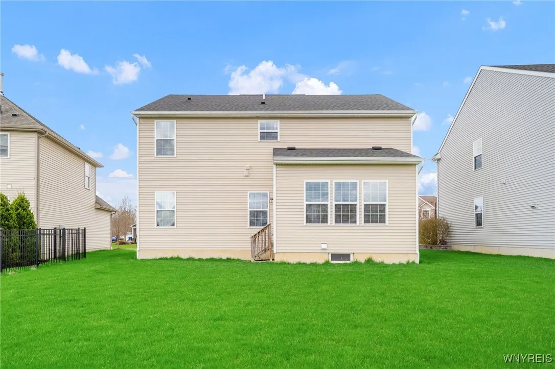 77 Waterway Lane, Amherst, New York 14228, Amherst, New York 14228, 4 Bedrooms Bedrooms, 8 Rooms Rooms,2 BathroomsBathrooms,Residential,Closed,77 Waterway Lane, Amherst, New York 14228,0,B1601811