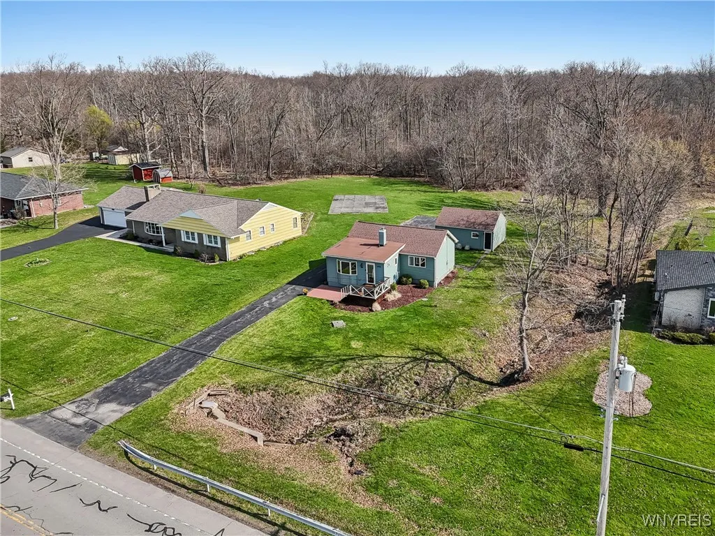 1583 W River Road, Grand Island, New York 14072, Grand Island, New York 14072, 2 Bedrooms Bedrooms, 4 Rooms Rooms,2 BathroomsBathrooms,Residential,Closed,1583 W River Road, Grand Island, New York 14072,0,B1601715