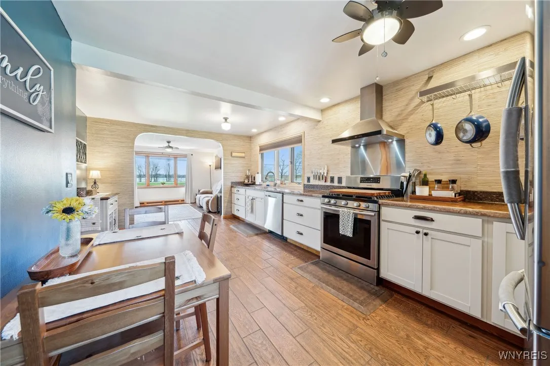 1583 W River Road, Grand Island, New York 14072, Grand Island, New York 14072, 2 Bedrooms Bedrooms, 4 Rooms Rooms,2 BathroomsBathrooms,Residential,Closed,1583 W River Road, Grand Island, New York 14072,0,B1601715
