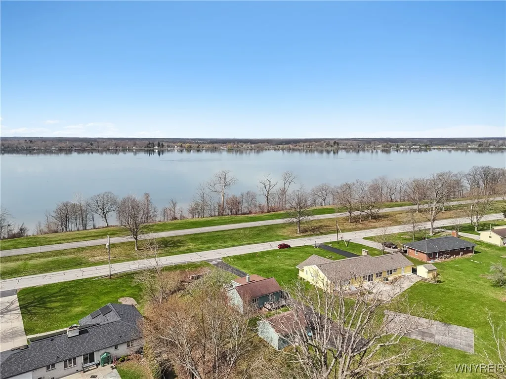 1583 W River Road, Grand Island, New York 14072, Grand Island, New York 14072, 2 Bedrooms Bedrooms, 4 Rooms Rooms,2 BathroomsBathrooms,Residential,Closed,1583 W River Road, Grand Island, New York 14072,0,B1601715