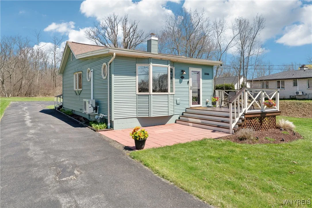 1583 W River Road, Grand Island, New York 14072, Grand Island, New York 14072, 2 Bedrooms Bedrooms, 4 Rooms Rooms,2 BathroomsBathrooms,Residential,Closed,1583 W River Road, Grand Island, New York 14072,0,B1601715