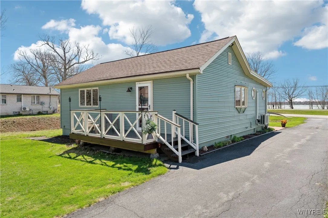 1583 W River Road, Grand Island, New York 14072, Grand Island, New York 14072, 2 Bedrooms Bedrooms, 4 Rooms Rooms,2 BathroomsBathrooms,Residential,Closed,1583 W River Road, Grand Island, New York 14072,0,B1601715