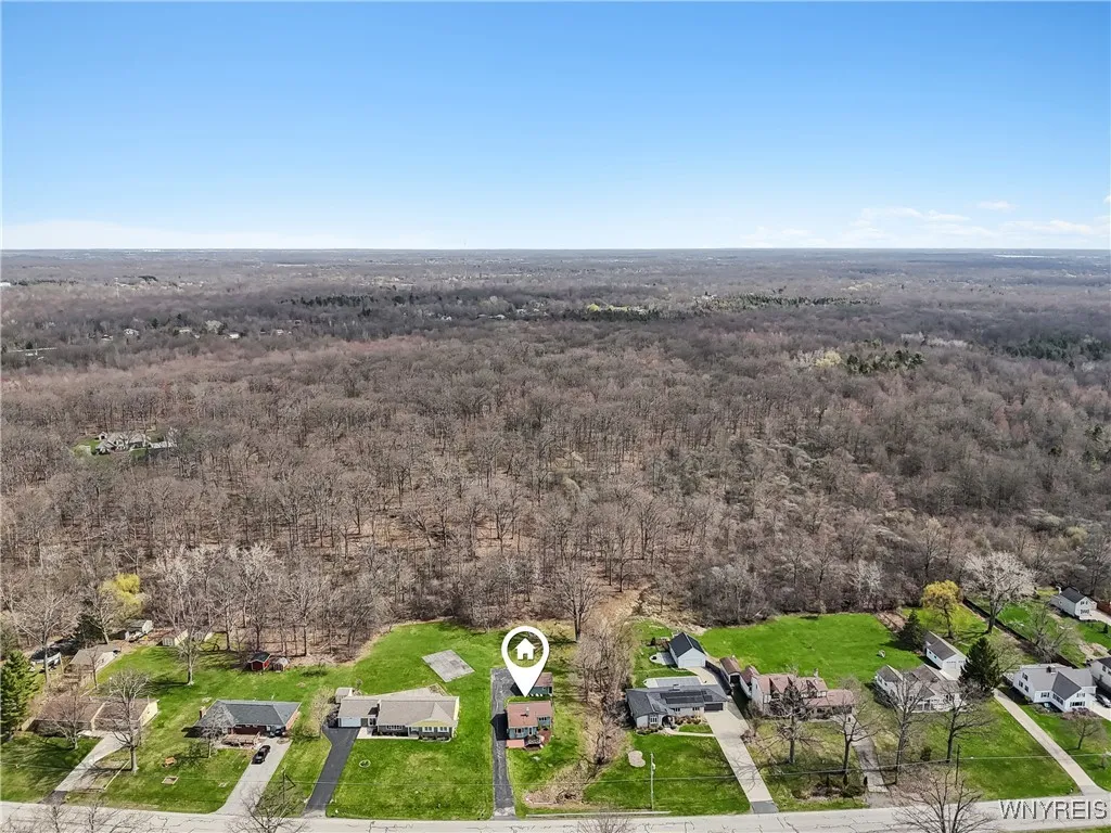 1583 W River Road, Grand Island, New York 14072, Grand Island, New York 14072, 2 Bedrooms Bedrooms, 4 Rooms Rooms,2 BathroomsBathrooms,Residential,Closed,1583 W River Road, Grand Island, New York 14072,0,B1601715
