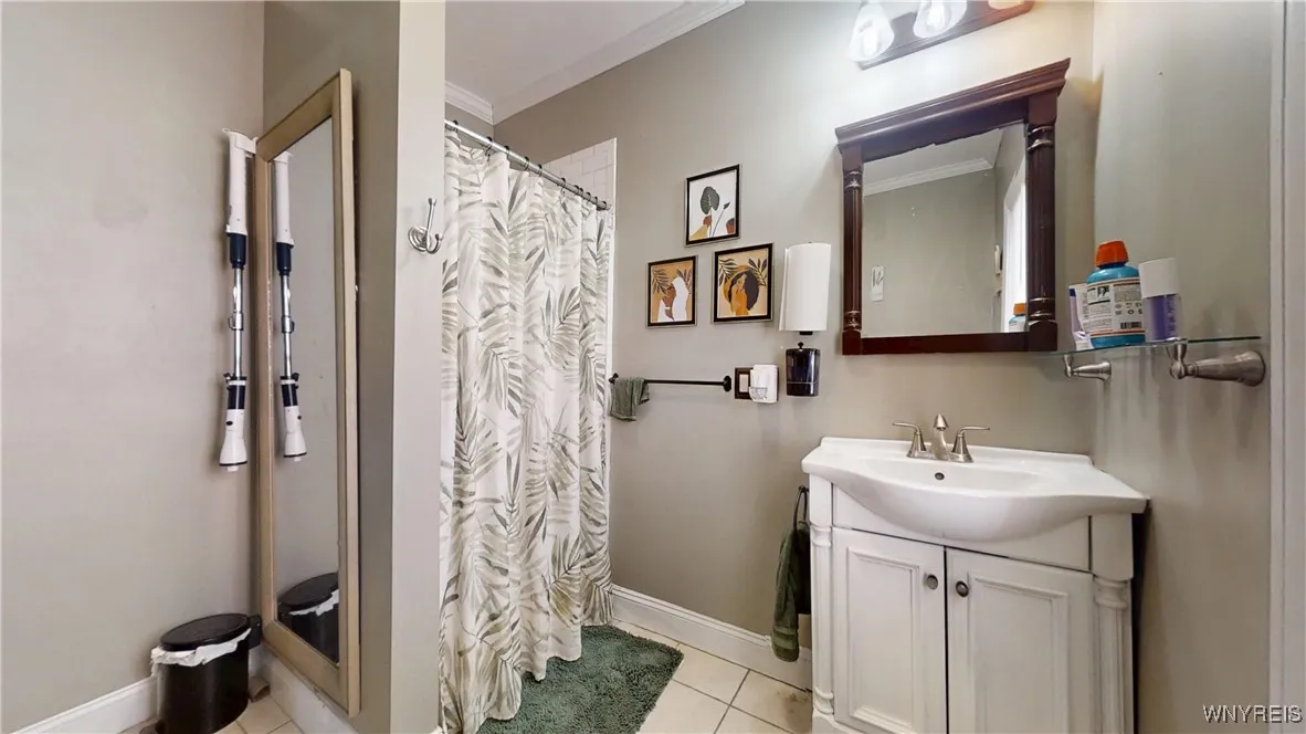 240 West Avenue, Buffalo, New York 14201, Buffalo, New York 14201, 5 Bedrooms Bedrooms, ,2 BathroomsBathrooms,Residential,For Sale,240 West Avenue, Buffalo, New York 14201,0,B1601416