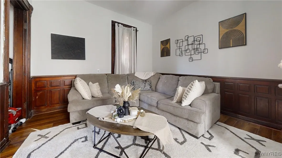 240 West Avenue, Buffalo, New York 14201, Buffalo, New York 14201, 5 Bedrooms Bedrooms, ,2 BathroomsBathrooms,Residential,For Sale,240 West Avenue, Buffalo, New York 14201,0,B1601416